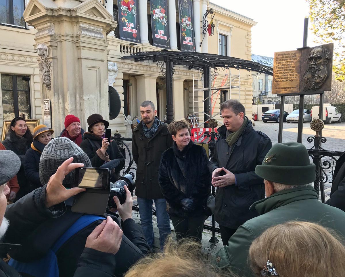 La București a fost dezvelită o placă memorială, în cinstea lui Lev Tolstoi